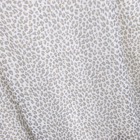 🆕🌿100% SILK LEOPARD PRINT BLOUSE🌿 - Picture 5 of 5